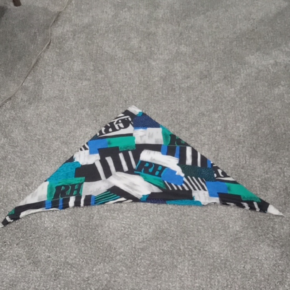 41" X 30" Black Green Blue And Gray Triangular Scarf 100% Poly